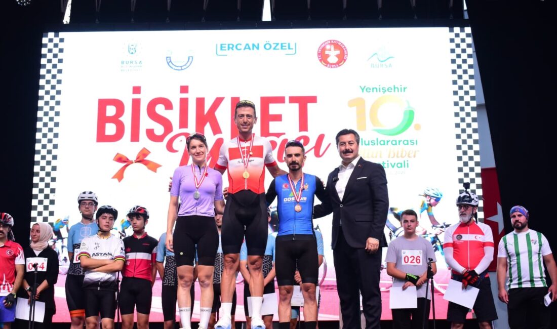 Yenişehir’de Altın Biber Festivali’nde pedallar zafer için döndü Yenişehir’de Altın Biber Festivali kapsamında düzenlenen bisiklet yarışında hem renkli