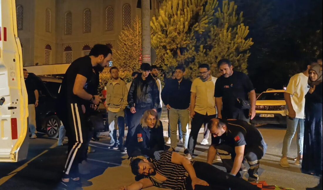 Bursa’da otomobille elektrikli bisiklet çarpıştı: 23 yaşındaki genç ağır yaralandı Bursa'nın İnegöl ilçesinde otomobille çarpışan elektrikli bisikletin 23 yaşındaki sürücüsü
