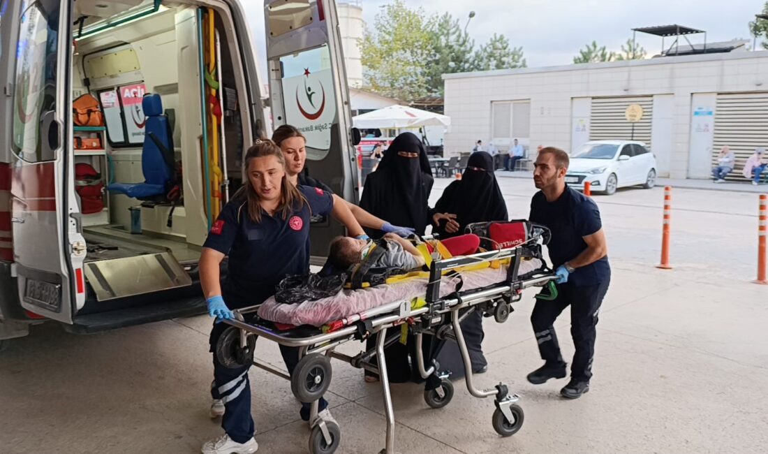 Bursa’da 3. kattan düşen 5 yaşındaki çocuk ağır yaralandı Bursa’nın İnegöl ilçesinde apartmanın 3. katındaki balkondan düşen 5 yaşındaki
