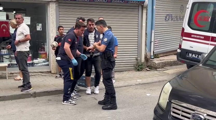 Bursa’da ihbara giden polislere pitbull saldırısı! Bursa’nın Osmangazi ilçesinde aile içi şiddet ihbarına giden polis ekipleri