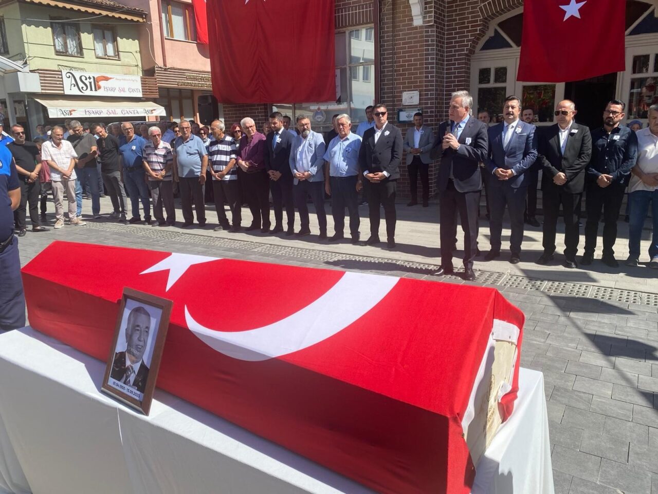 Bursa'nın Yenişehir ilçesinde önceki dönem belediye başkanlığı görevini yürüten Mehmet