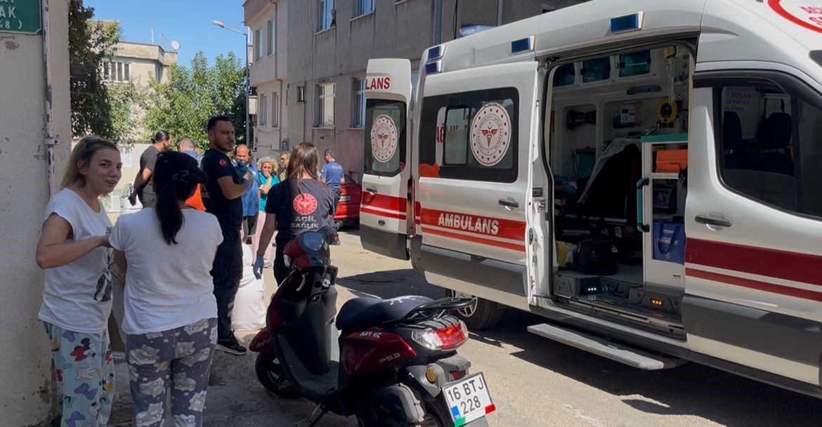 Bursa'da motosiklet ile bisikletin çarpışması sonucu 3 çocuk yaralandı.
