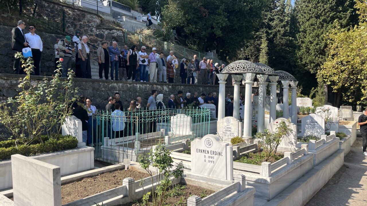 Türk Sanat Müziği'nin unutulmaz ismi Zeki Müren, vefatının 29'uncu yıl