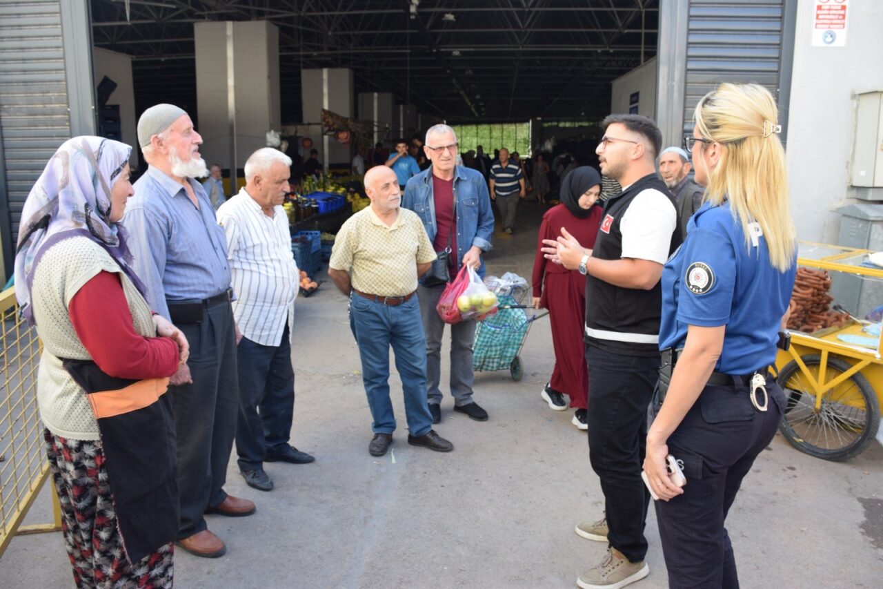 Bursa'nın Kestel ilçesinde polis ekipleri sahaya inerek dolandırıcılara göz açtırmamak