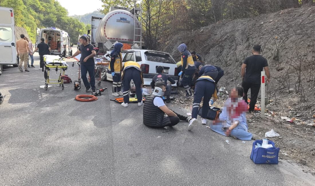 Otomobil park halindeki asit yüklü tankere çarptı: 1’i bebek 5 yaralı Bursa’nın İnegöl ilçesinde, kontrolden çıkan otomobil park halindeki asit yüklü