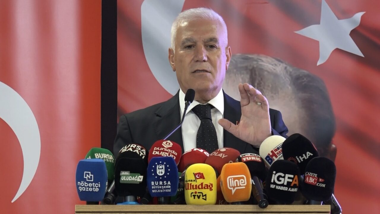 Yaşanan kuraklık ve su kaynaklarının kurumaya başlamasını üzülerek dile getiren