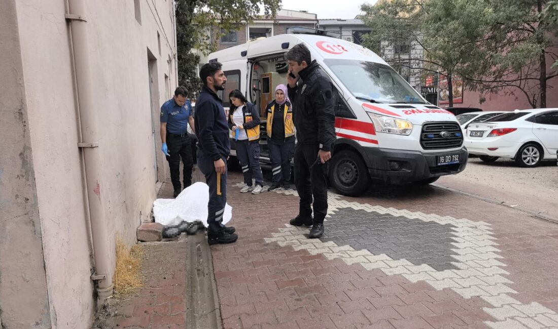 İnegöl’de yaşlı adam sokakta ölü bulundu Bursa'nın İnegöl ilçesinde yaşlı adam sokakta ölü bulundu.