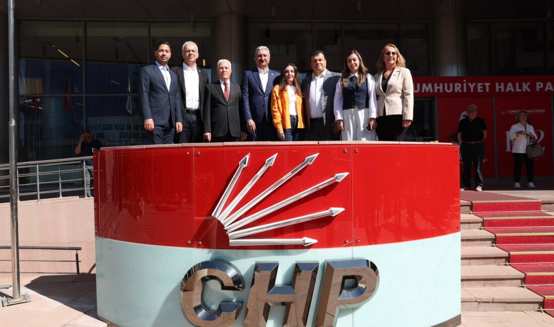 Başkan Bozbey CHP Genel Merkezi’nde! Bursa Büyükşehir Belediye Başkanı Mustafa Bozbey, partisinin Ankara'daki Genel Merkezi'ne