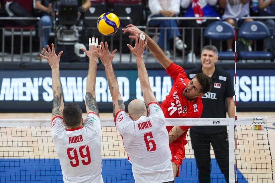 Filenin Efeleri’nden çeyrek finalde veda Filenin Efeleri, Dünya Voleybol Şampiyonası'nda Polonya'ya yenildi ve turnuvaya veda