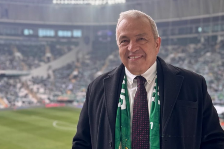 Başkan Özdemir’den Bursaspor’a destek Nilüfer Belediye Başkanı Şadi Özdemir Bursastore stadyum mağazasından 166 adet