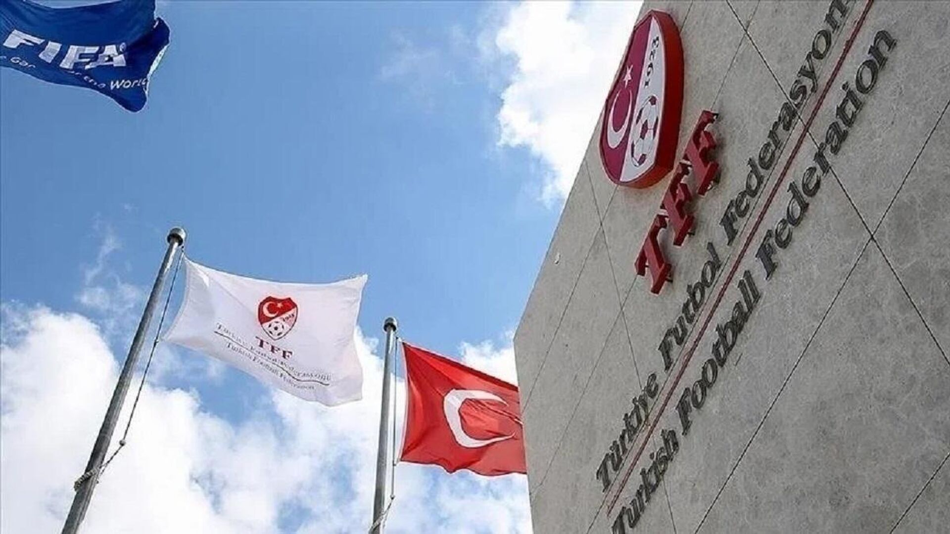 Türkiye Futbol Federasyonu, Süper Lig'in yeni sezonunda oynanacak maçların saatlerinde