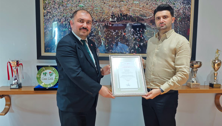Bursa Vakıflar Bölge Müdürlüğü’nden Bursaspor’a ziyaret Bursa Vakıflar Bölge Müdürlüğü, Bursaspor Başkanı Enes Çelik ile bir