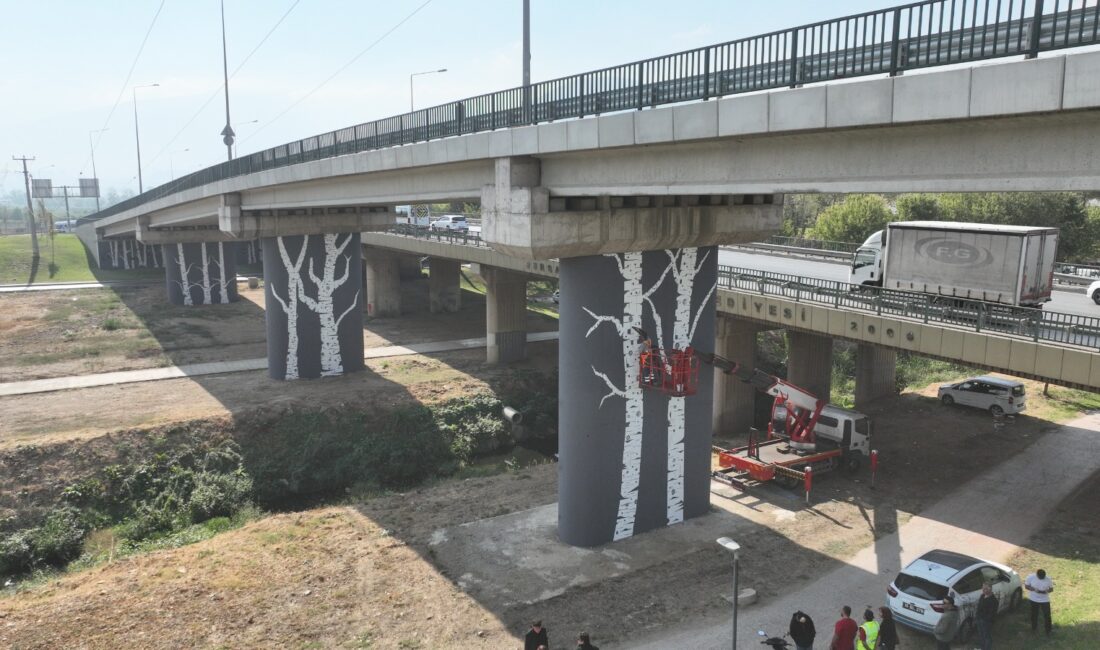 Estetik Bursa için yoğun mesai! Bursa Büyükşehir Belediyesi, kentin farklı bölgelerindeki istinat duvarlarına ve köprülü