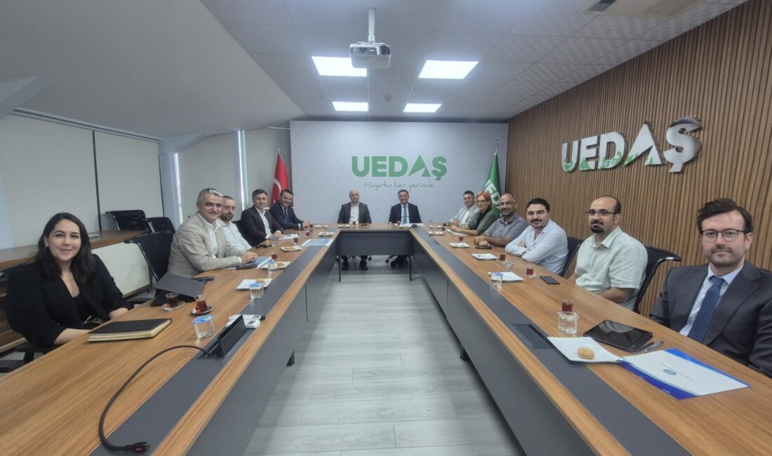 BUÜ ve UEDAŞ enerjilerini birleştiriyor Bursa Uludağ Üniversitesi (BUÜ) ile Uludağ Elektrik Dağıtım A.Ş. (UEDAŞ)