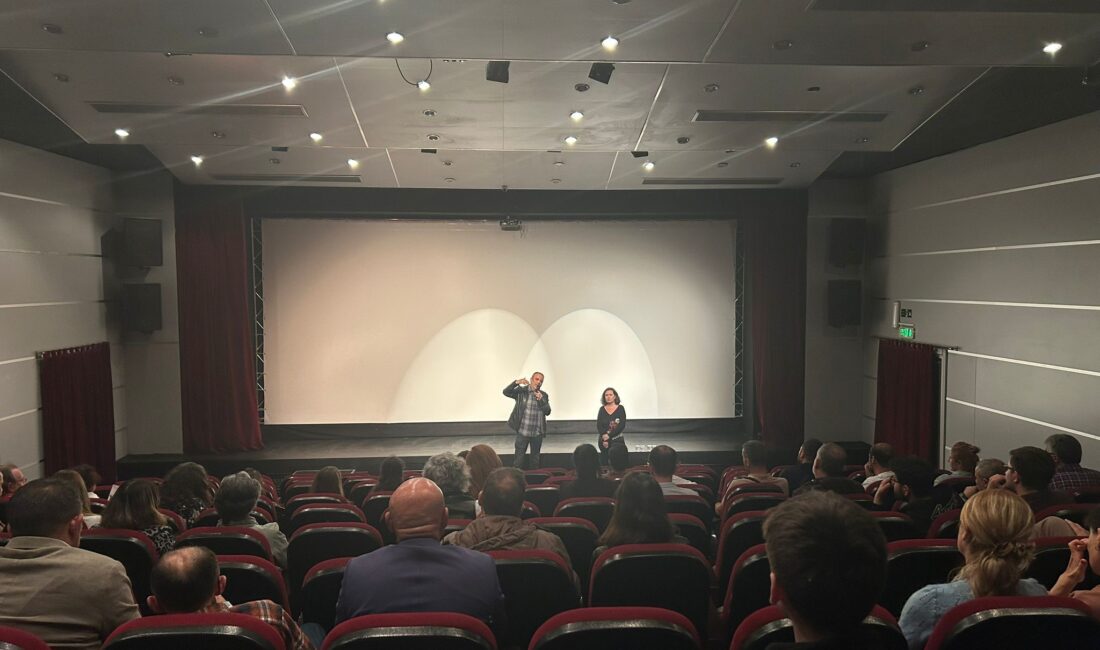 Nilüfer’de 20. Uluslararası işçi filmleri festivali başladı Bursa’da düzenlenen 20. Uluslararası İşçi Filmleri Festivali, sinemaseverlerden yoğun ilgi