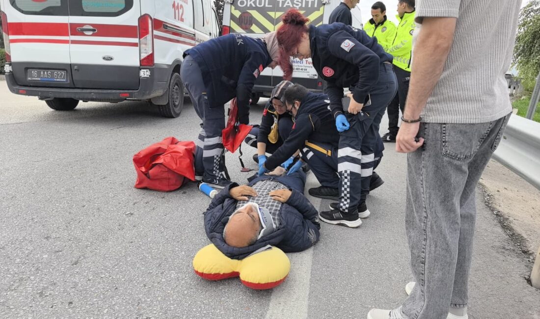 Kavşakta servis minibüsü dehşeti: Yaşlı adam ağır yaralandı Bursa'nın İnegöl ilçesinde servis minibüsünün çarptığı 67 yaşındaki İsa G.