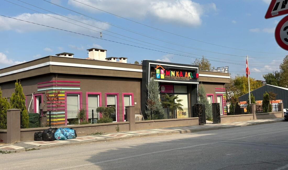 Minik Berra’nın hayatını kaybettiği özel kreş MEB kararıyla kapatıldı İnegöl'de 4 yaşındaki Berra Dizi’nin kreş havuzunda boğularak hayatını kaybetmesinin