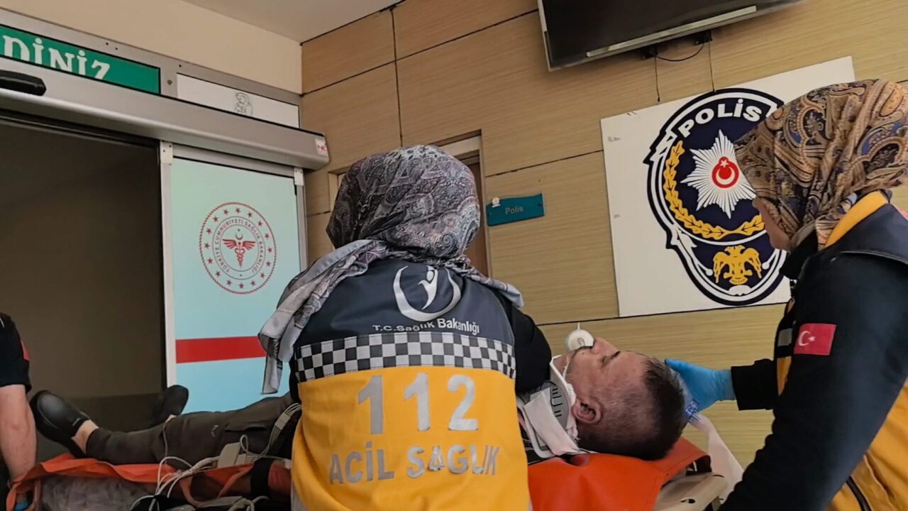 Bursa’nın İnegöl ilçesinde ceviz toplamak için çıktığı ağaçtan düşen 55