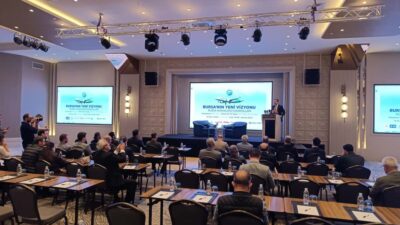 Oman Air Yönetim Kurulu Üyesi İlker Aycı, Bursa’da katıldığı toplantıda