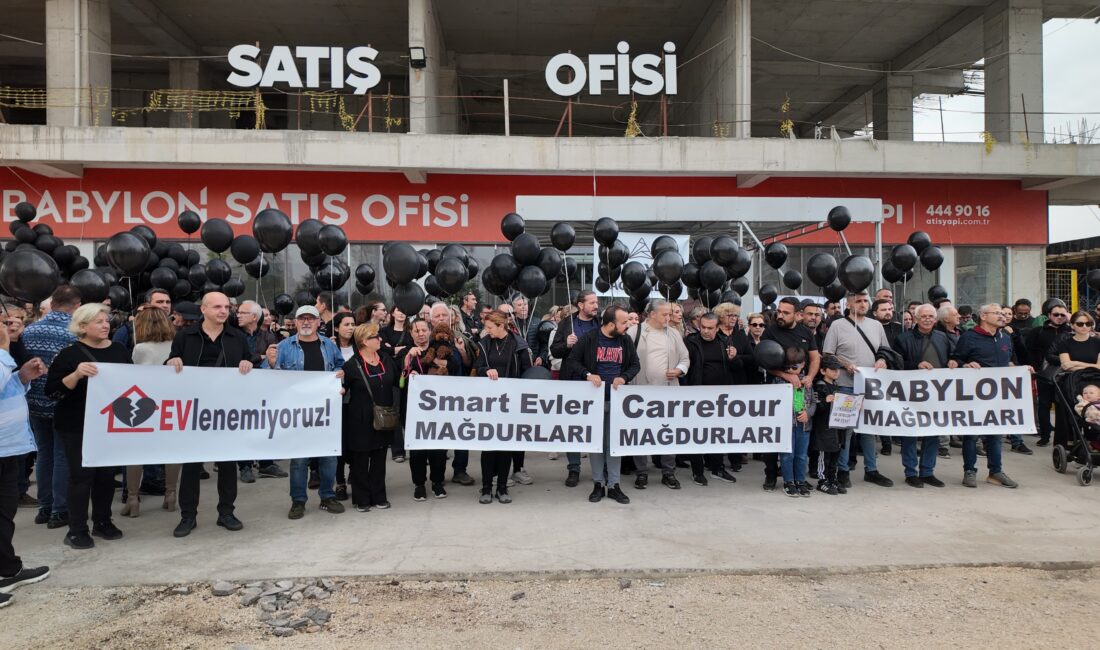 Ev hayali enkaza dönüştü: 3 bin 500 mağdur gökyüzüne siyah balon bıraktı Bursa'da konkordato ilan eden Atış Yapı nedeniyle mağdur olan 3