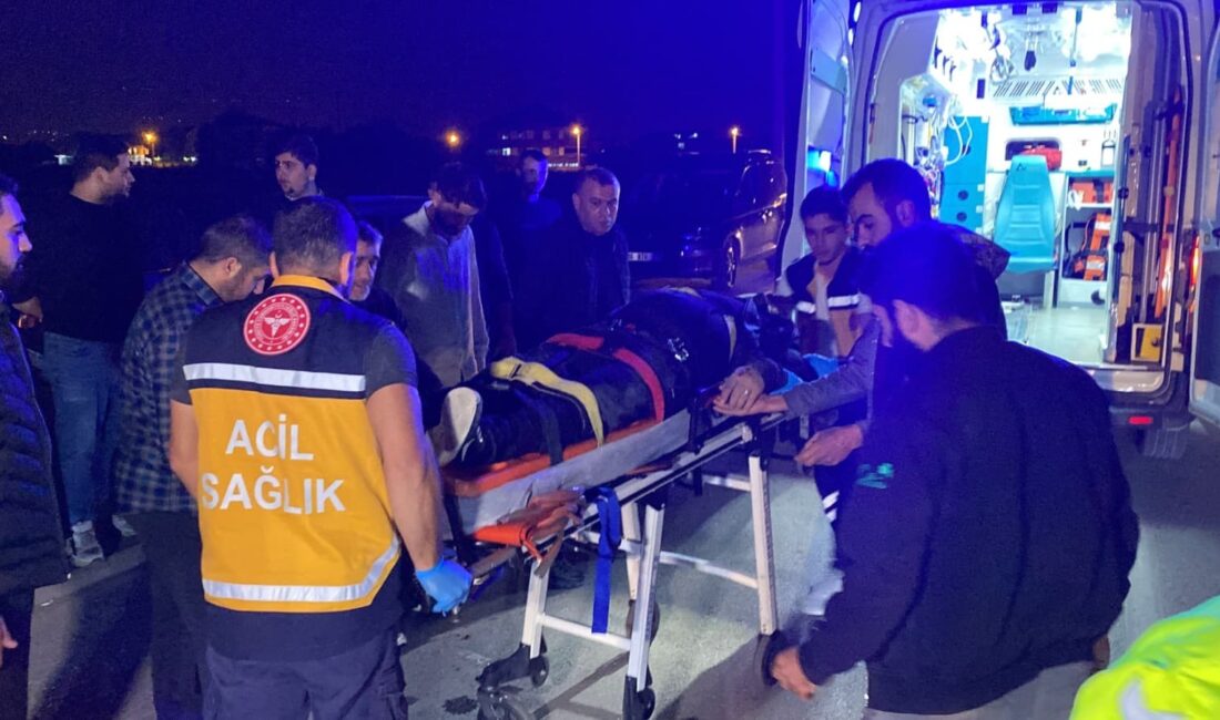 Motosiklet kaldırıma çarptı: Sürücü ağır yaralı Bursa’nın İnegöl ilçesinde meydana gelen kazada, kontrolden çıkan motosiklet kaldırıma