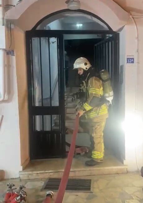 Mudanya’da bir apartmanda 4’üncü kez yangın paniği: Aynı şahıs gözaltında Bursa'nın Mudanya ilçesi Güzelyalı Mahallesi'nde uyuşturucu kullandığı ve sattığı iddia