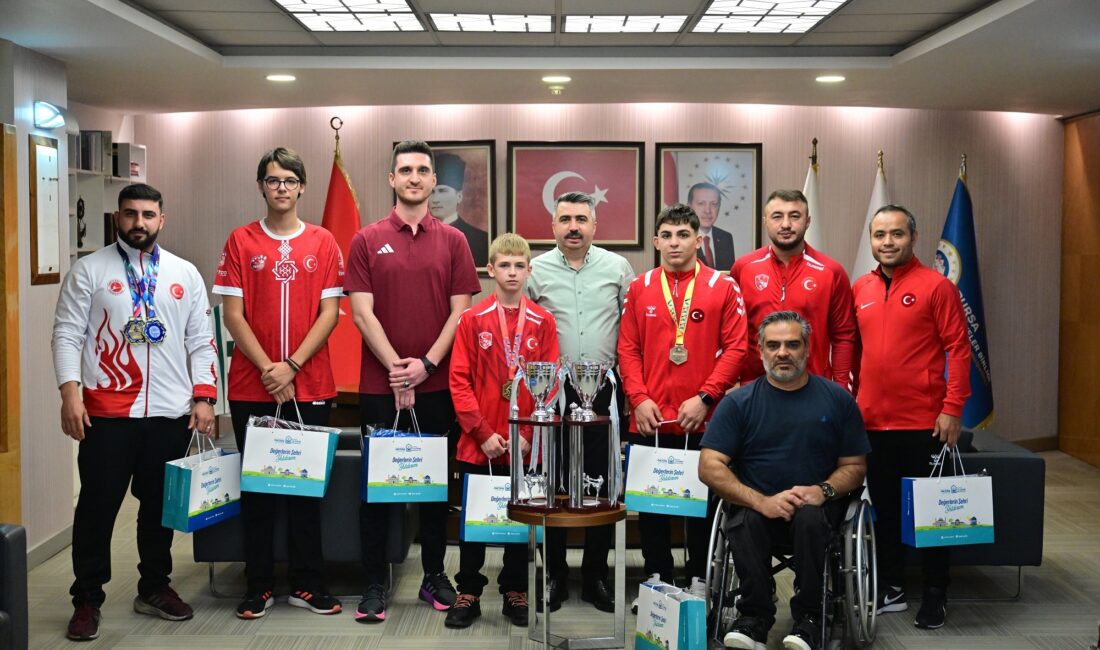 Yıldırım’ın şampiyonları Başkan Yılmaz’ı gururlandırdı Yıldırım Belediyespor’un milli sporcuları, Eylül ve Ekim aylarında katıldıkları uluslararası