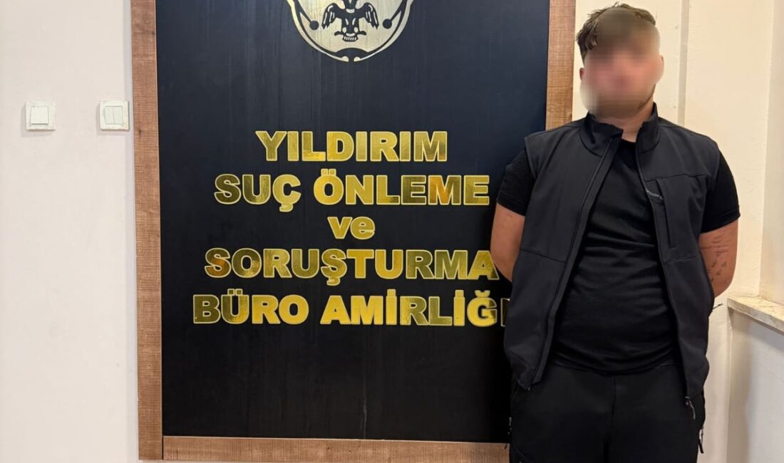 Firari suç makinesi ormanda kıstırıldı: 80 yıl ceza ile yakalandı! Gece vakti silahlı yağma suçundan 80 yıl kesinleşmiş hapis cezası