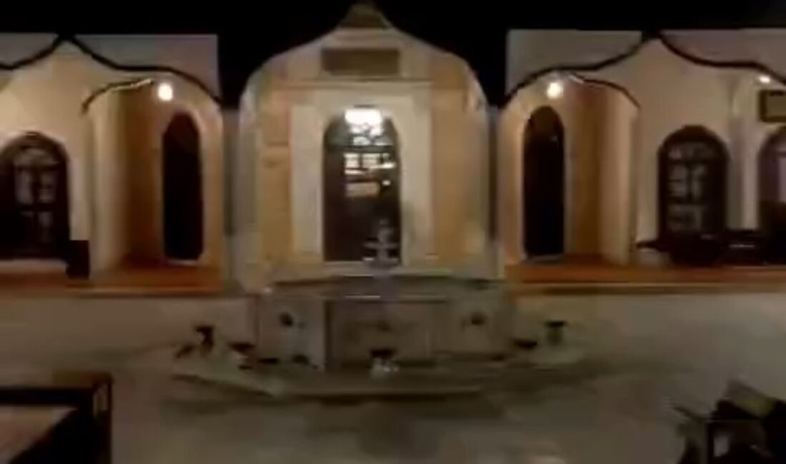 Bursa'da akşam saatlerinde etkili olan sağanak yağış sırasında 596 yıllık