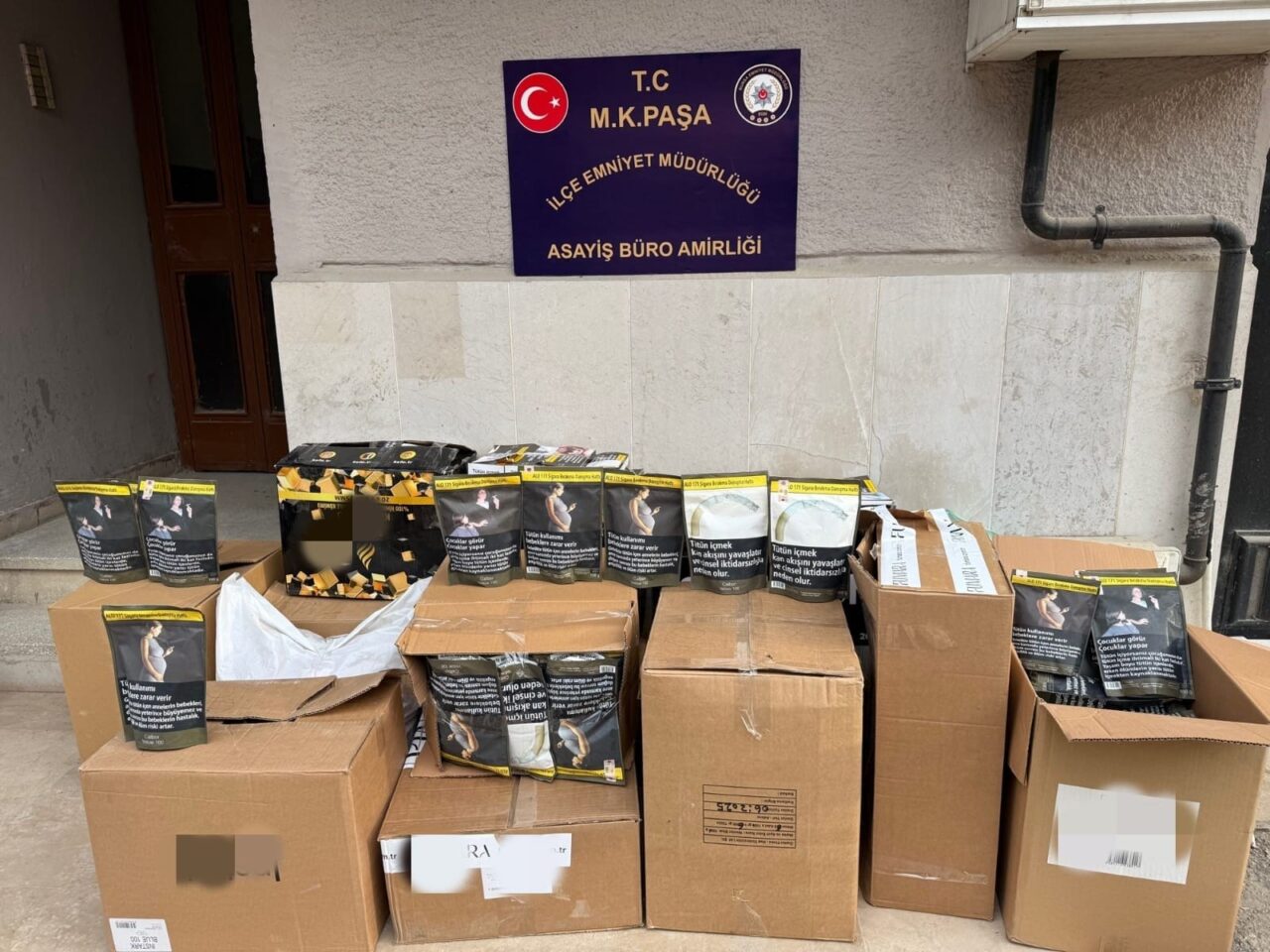 Bursa’nın Mustafakemalpaşa ilçesinde polis ekipleri tarafından düzenlenen operasyonda, bir iş