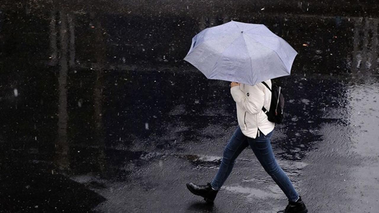 Meteoroloji’nin tahminlerine göre; Bursa’da gece yarısından itibaren sağanak yağış bekleniyor.