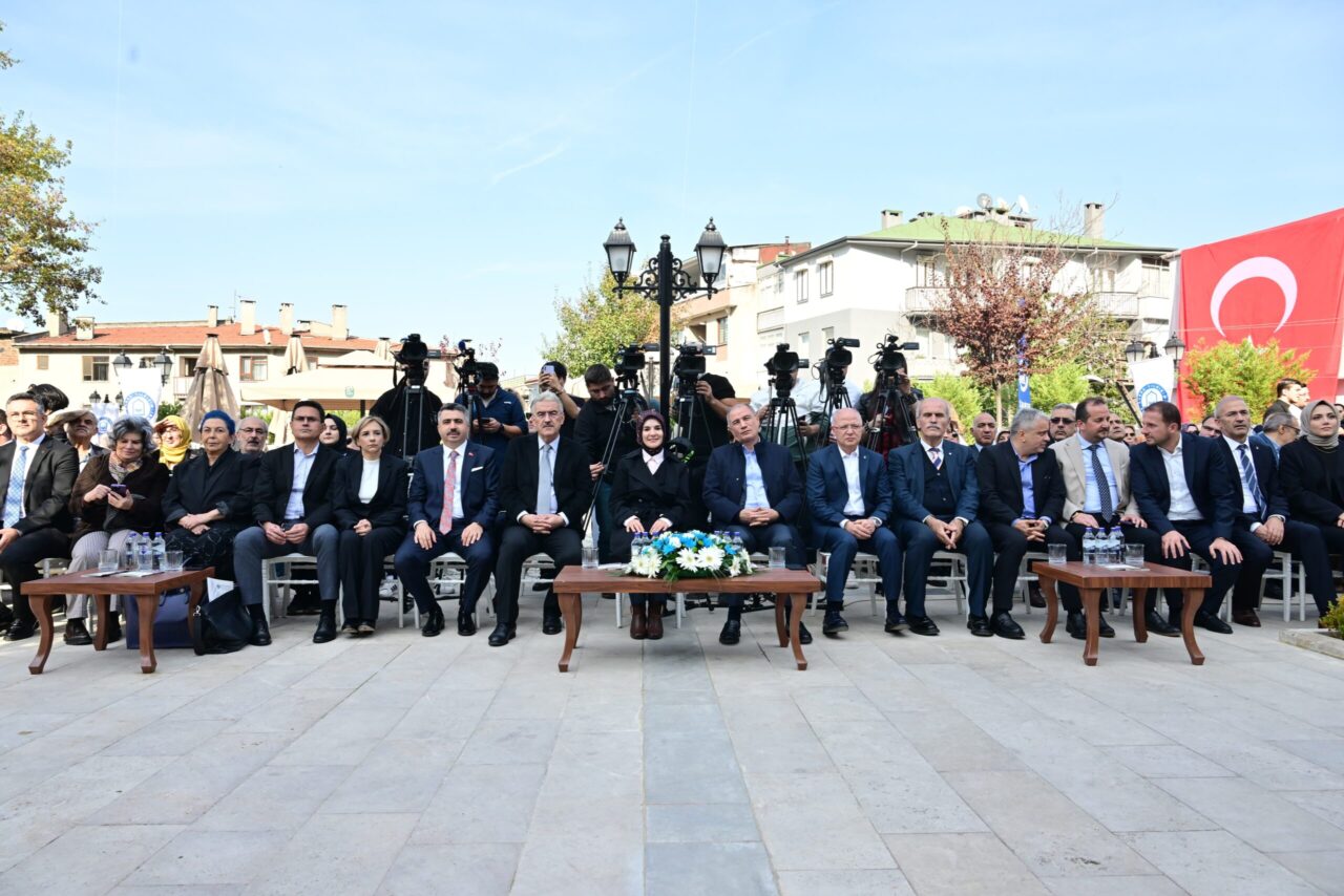 Yıldırım Belediyesi’nin Bursa’ya kazandırdığı Alev Alatlı Şehir Düşünce ve Sanat