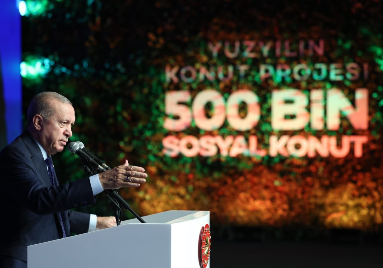 Cumhuriyetin 102. yılında başlatılan dev konut hamlesi kapsamında Bursa'nın 15