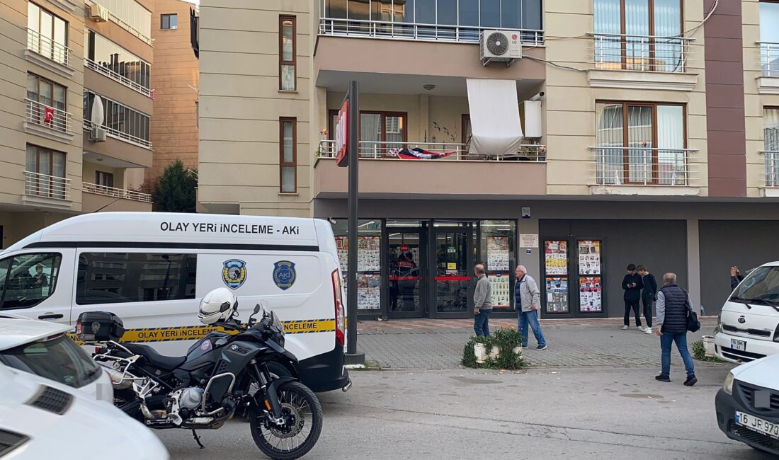 Eski eş dehşeti: Market çalışanı kadın bıçaklandı Mudanya’da bir markette çalışan kadın, eski eşi tarafından bıçaklanarak ağır