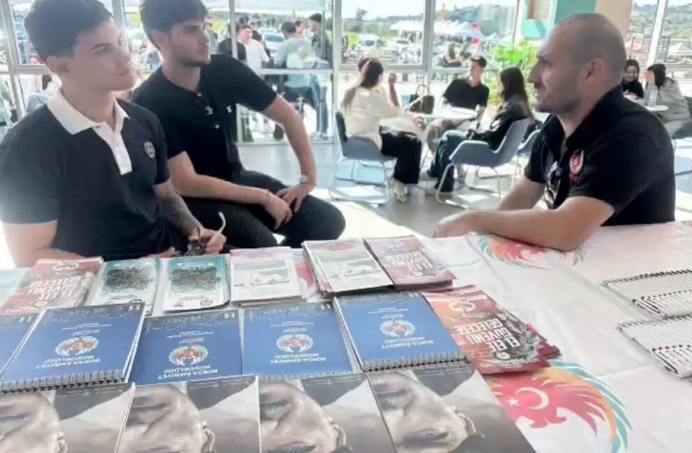Bursa polisi 26 bin öğrenciyi bilinçlendirdi Bursa İl Emniyet Müdürlüğü Terörle Mücadele Şube Müdürlüğü ekipleri, “El