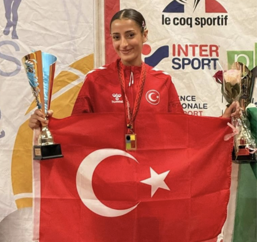 Bursa Büyükşehir Belediyespor sporcusu Nazmiye Ak, Fransa’da düzenlenen Gençler Bocce