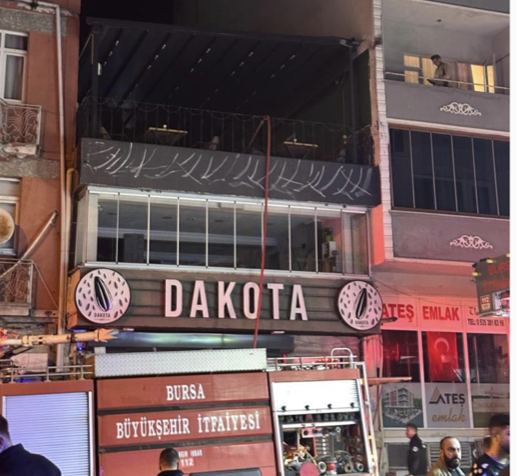 Karacabey’de bir kafenin üst katında pelet sobasının patlaması sonucu çıkan