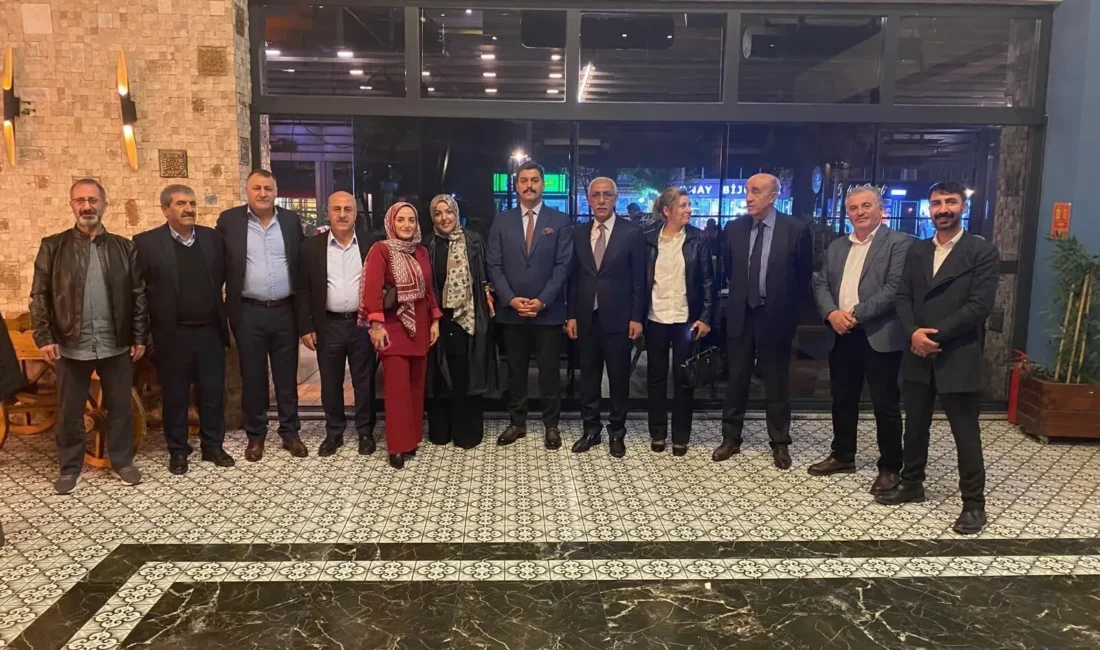 Muşlu eğitimciler Bursa’daki 24 Kasım buluşmasında bir araya geldi Bursa Muş Eğitim ve Hizmet Vakfı, 24 Kasım Öğretmenler Günü