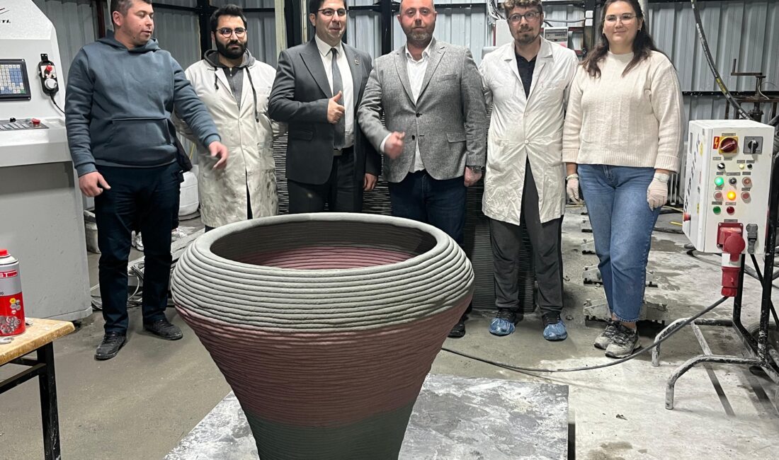 Bursa’da bir haftada ev inşa edecek teknoloji geliştirildi Bursa Uludağ Üniversitesi 3D beton yazıcı ile bir haftada 300