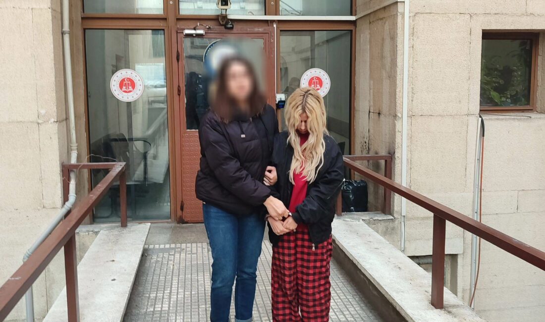 Bursa’da ‘TOKİ’ başvuru adı altında pes dedirten vurgun! Bursa'da 20 yaşındaki hukuk öğrencisi E.A., sahte TOKİ sitesiyle vatandaşları