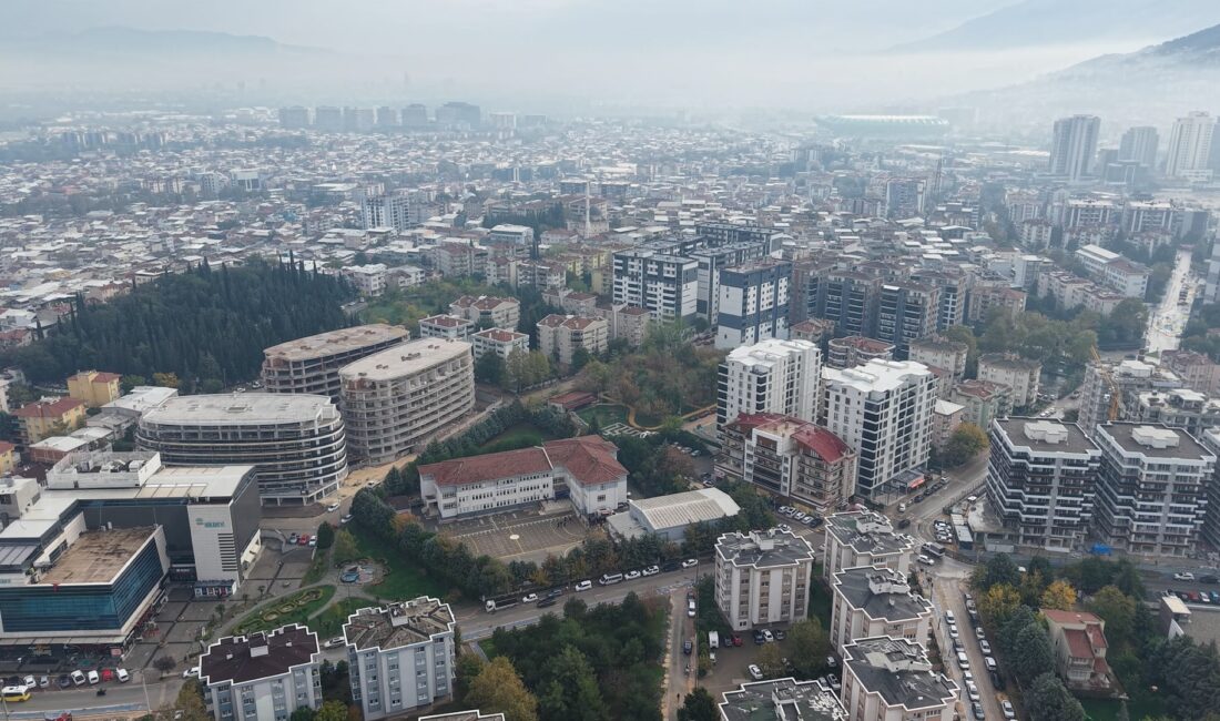 Bursa’da uzmanından acil konut ihtiyacı açıklaması Faiz oranlarının yüksek olmasıyla birlikte gayrimenkul yatırımı yapmayan herkesin döviz,