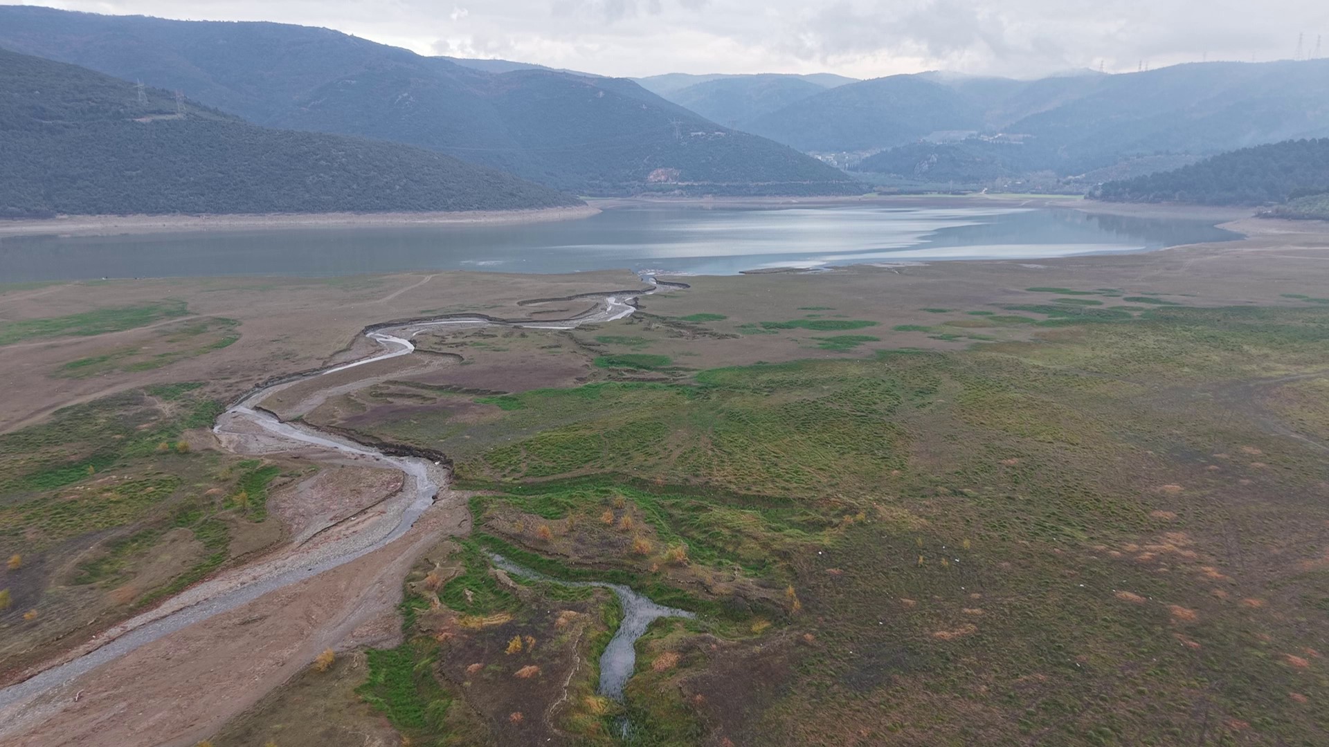 Bursa Ovası’nın tarımsal sulamasında önemli rol oynayan Gölbaşı Göleti, kuraklık