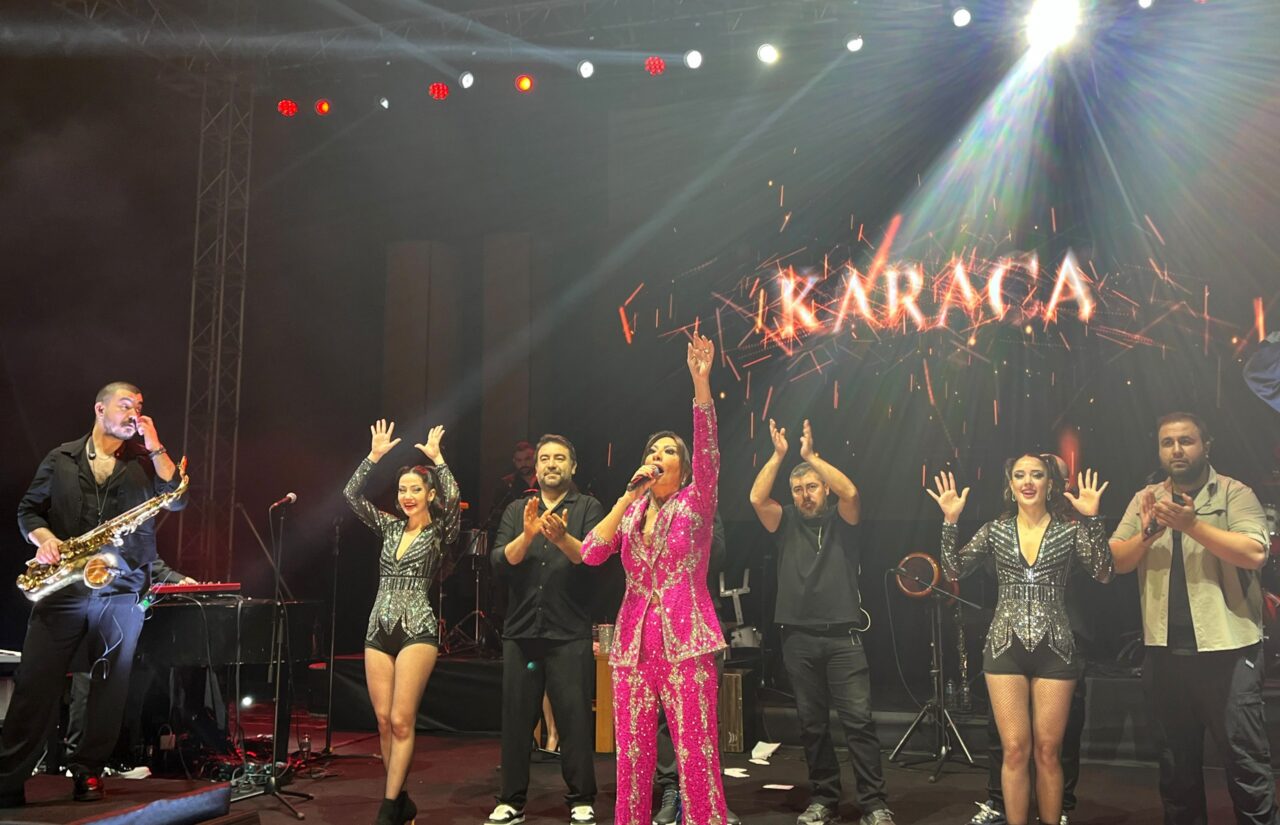 Bursa Büyükşehir Belediyesi’nin düzenlediği ‘Yeni Yıla Merhaba’ konserinde sahne alan Işın