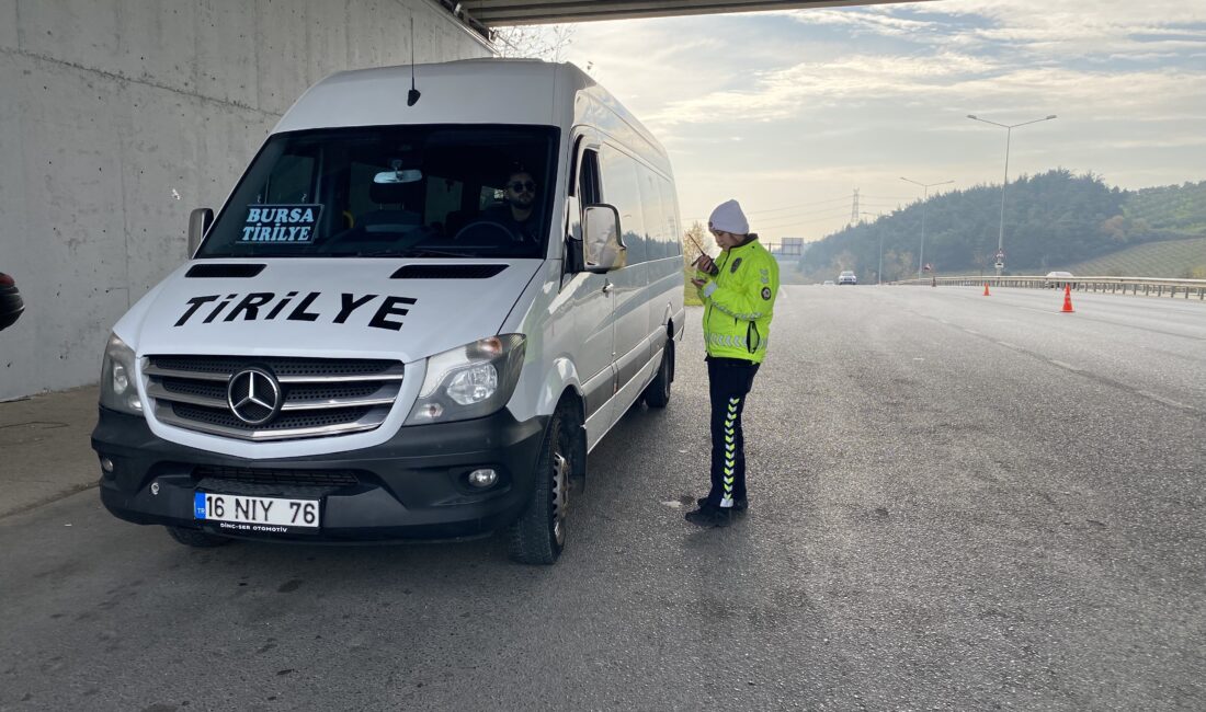 Bursa’da yılbaşı öncesi huzur denetimi Bursa’nın Mudanya ilçesinde yılbaşı öncesi vatandaşların huzur ve güvenliğinin sağlanması