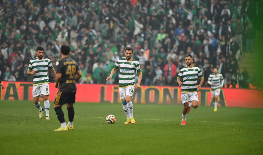 Bursaspor – Aliağa FK maçında gol sesi çıkmadı TFF 2. Lig'de grubunda ilk yarının son maçına çıkan Bursaspor,