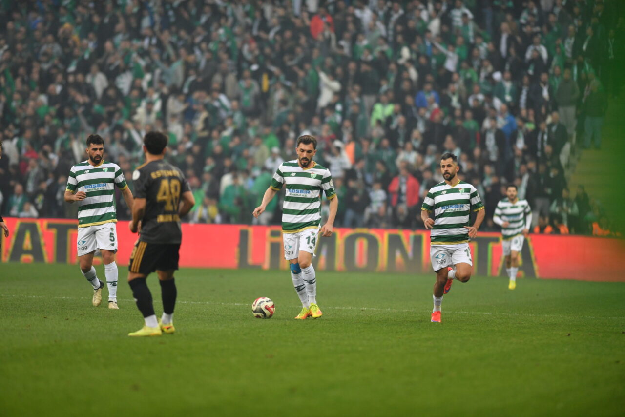 TFF 2. Lig'de grubunda ilk yarının son maçına çıkan Bursaspor,