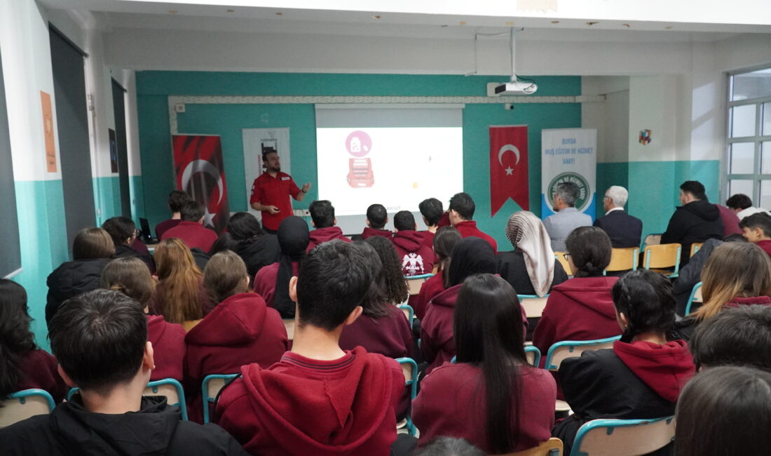 Bursa’da AKUT’tan öğrencilere hayat kurtaran eğitim Bursa Gürsu’da eğitim veren Fazıl Hüsnü Dağlarca Anadolu Lisesi’nde düzenlenen