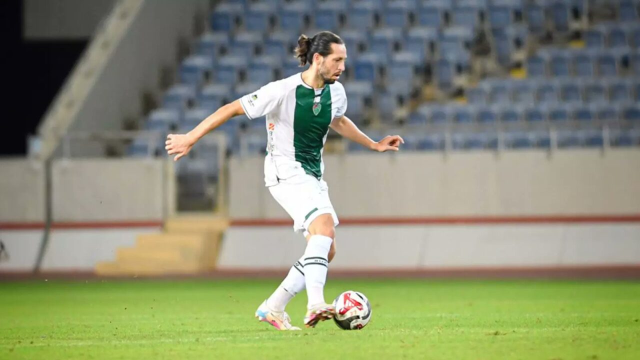 Bahis soruşturması kapsamında PFDK'ya sevk edilen Bursasporlu futbolcu Batuhan Yayıkcı