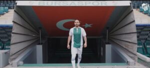 Bursaspor, Süper Lig ekibi Eyüpspor'un tecrübeli oyuncusu Halil Akbunar'ı transfer