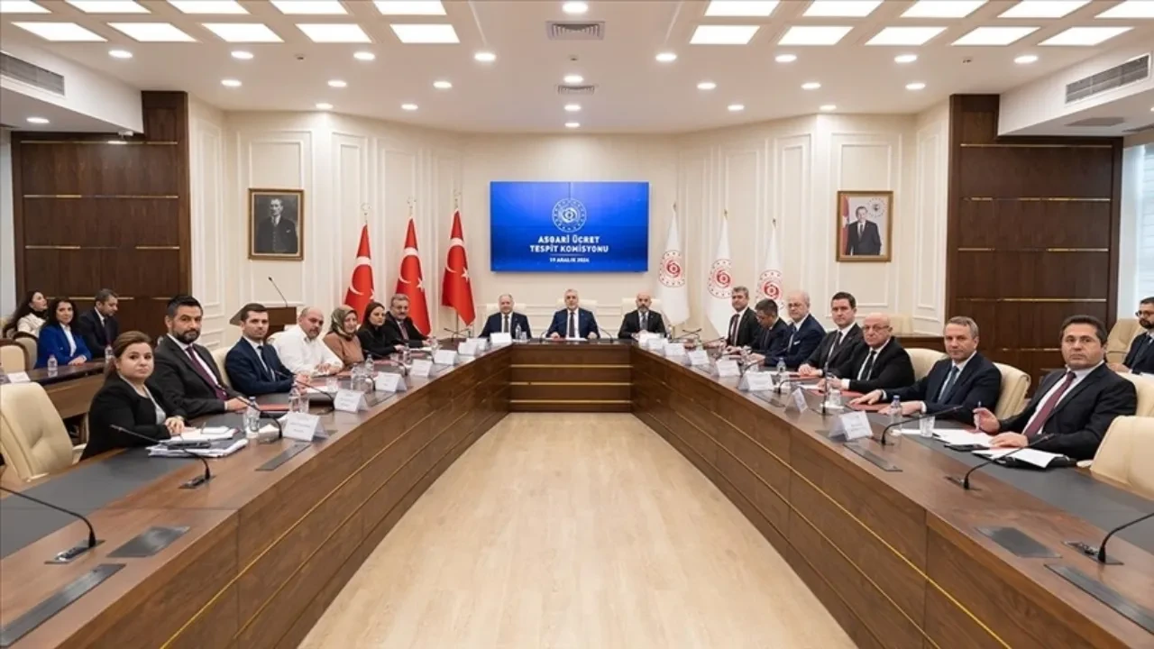 2026 yılı için belirlenecek asgari ücret görüşmelerinin üçüncüsü bugün yapılacak.